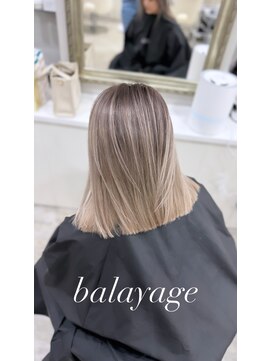 ナナ(NANA) バレイヤージュ・ベージュ・ダブルカラー・ケアブリーチ