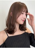 顔周りレイヤーカットくびれヘアミルクティーベージュカラー