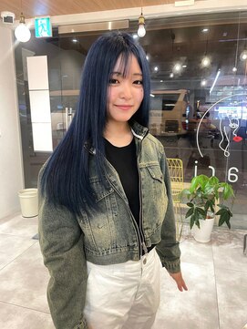 ウタリ(utari) ネイビー×ブルーのコンビ【難波 桜川/ケアブリーチ】