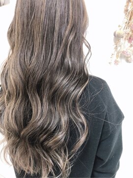 ニューヨークニューヨーク 大久保店(NYNY) グレージュカラー