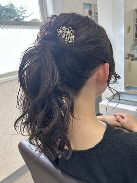 アンドゥ ヘア ファミリア(Andoux Hair familiar) ヘアセット・ポニーテール