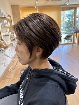 モントゥリー(Mon tree) 耳掛けショートヘア