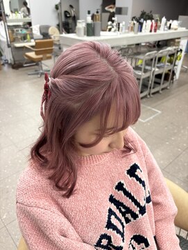 ピンクベージュ