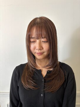 ヘアサロン エン(hair salon en.) ほんのりピンクブラウンのレイヤースタイル