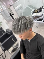 ルースト 心斎橋店(ROOST) 刈り上げセンターパート/波巻きツイストスパイラル/大阪