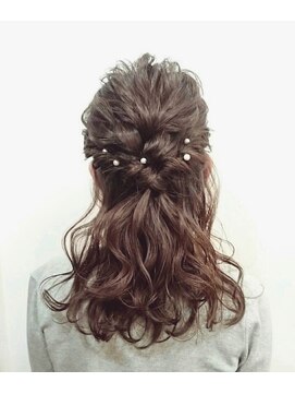 アロー(arrow) ナチュラルハーフアップ