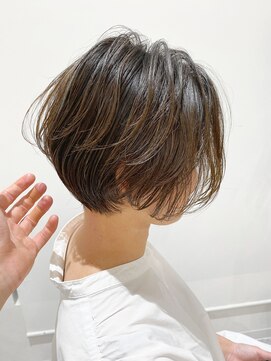 セラ(SERA) 大人可愛い前髪なしひし形ショートボブ