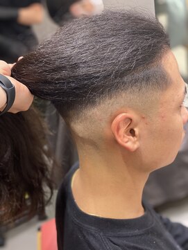 ウノプリール 茶屋町店(unopulir) マンバンフェードスタイル スキンフェード