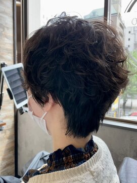 ハサミバイアトリエナガノ 千葉(8sami by atelier nagano) ショートボブ/センターパート/ツヤ髪/グラデーション/イヤリング