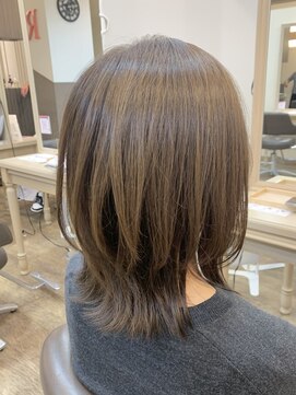 アルターリール(aL ter Rire) 前髪/マチルダボブ/ピンクベージュ/インナーグレージュ/福原遼華