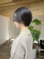 サーリー(SURLY)&nbsp;ハンサムショート前下がりニュアンスヘア顔まわりカット