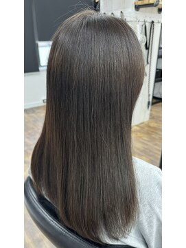 ヤイ(Yhai) 縮毛矯正