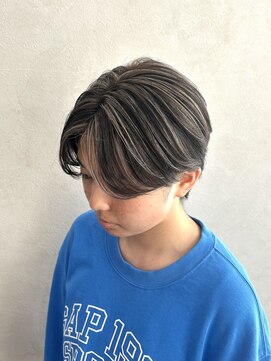 クム 横浜(qumu) 【qumu MARIKO】ハイライトカラー×センターパート