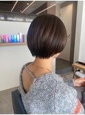 金沢八景ショートボブイルミナカラー丸みレイヤーくびれショート