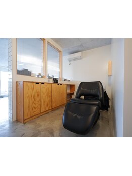 平日限定の特別クーポンをご用意。トレンドからスタンダードスタイルまで、多様なご要望にお応えします。