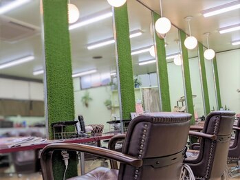 美容室 ヘンリ―の写真/当日予約OK◎【キッズカット(幼児~中学生)大歓迎】アットホームな空間で親子一緒に安心して通えます♪