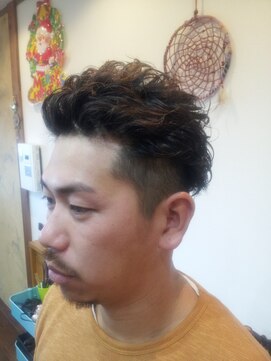 サンスマイルヘアー(Sun Smile hair) ツーブロック・ワイルドパーマ
