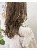 ベージュカラー ゆるふわミディアムヘア
