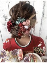 モノリス(monolith) 立体感あるルーズアップ