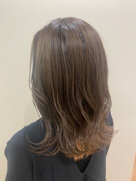 フロート 小阪店(float) レイヤースタイル ベージュカラー