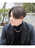 センターパートゆるふわツイストスパイラルツーブロック刈り上げ