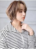 大人可愛い小顔美髪ツヤ髪ミディアムベージュ横顔美人A1