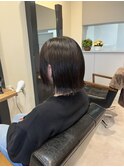 切りっぱなし外ハネミニボブ