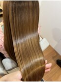 《髪質改善》パサつきのないロング