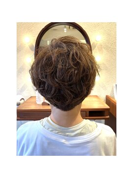 エルサフィロ キタハマ(el zafiro kitahama) 20×30×40代×似合わせカット×クセ毛×お手入れ簡単ショート