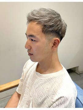 エクファフォーメン(EX-FA FOR MEN) スキンフェード×グレージュ /ウルフ/アッシュブラック/滋賀