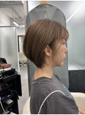 大人ショートボブ×白髪ぼかしハイライト