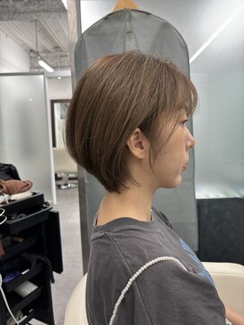 ジエクト アイロ(The Ect ilo) 大人ショートボブ×白髪ぼかしハイライト
