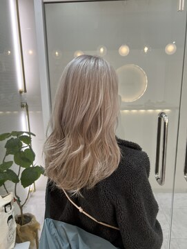 シア 新越谷店(SHEER) ホワイトミルクティーカラー