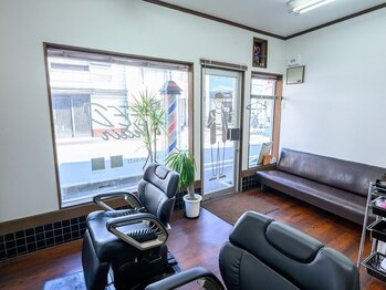 フィードヘアー(FEED hair)の写真/【朝9時～夜19時まで営業】お仕事帰りにも気軽に立ち寄れる◎髪のお悩みに合わせたメニューをご提案します