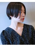 前髪長めのジェンダーレスショートヘア９０ｓ（表参道）