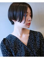 ドロップ(drop)&nbsp;前髪長めのジェンダーレスショートヘア９０ｓ（表参道）
