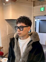 ビーバイエイトジェンツ(Bee by EIGHT GENTS)&nbsp;MEN’S HAIR/サーフカール/刈り上げセンターパート/心斎橋