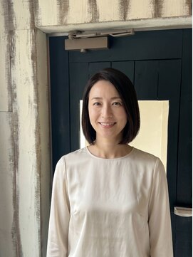 ニーゼロゼロナナ(2007) 【大人女性の魅力】若見えショート×若見えカット