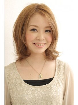 ヘアーケー(hair K) 伸ばしかけミディアムの【柔らかカール×美白ベージュカラー】