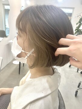 ソソ(soso) soso 丸みショートボブ×インナーカラー20代30代40代