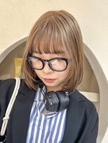 ヒビヲ(HIBIO) ショートボブ切りっぱなしミルクティーベージュカラー20代30代