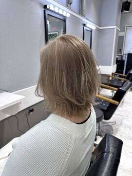 ジゼル(GiseL) ホワイトベージュカラー