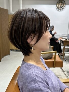 ネイロ 日本橋(NeiRo) 小顔ショートボブハイライトカラー大人ショートカット白髪ぼかし