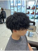 縦落ちツイストスパイラルパーマ／刈り上げショートマッシュ