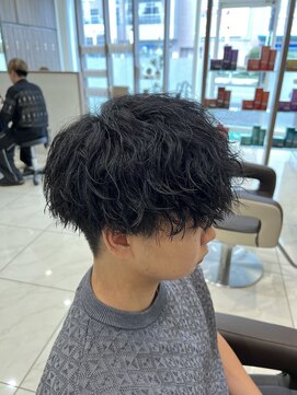 ロエ 元町店(Loe) 縦落ちツイストスパイラルパーマ/刈り上げショートマッシュ