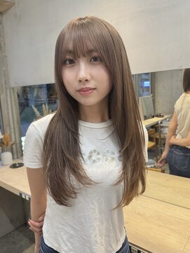 サンク 原宿 表参道(cinq) ★ロングレイヤーカットホワイトベージュヘーゼルベージュカラー