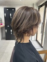 リアン(Lien)&nbsp;軽めウルフレイヤーにハイライトで毛流れ抜群！30代40代50代