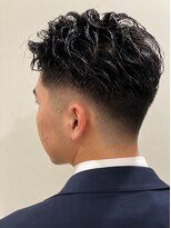グレイスフルバーバー 新宿パークタワー店 新宿ビジネスマン◎フェードx73分けニュアンスパーマで清潔感を