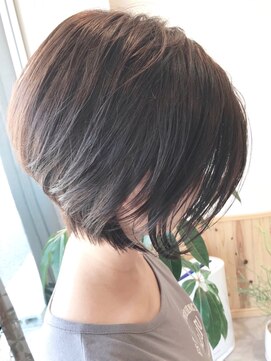 エモシオンヘアー(Emocio'n hair) かき上げショート・アッシュベージュ