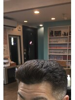 サルヴェ&nbsp;アイロンパーマ(パンチパーマ)でフェードショート！